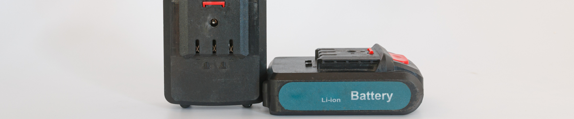 https://albocom.it/wp-content/uploads/2025/04/header-batterie-e-caricabatterie.jpg